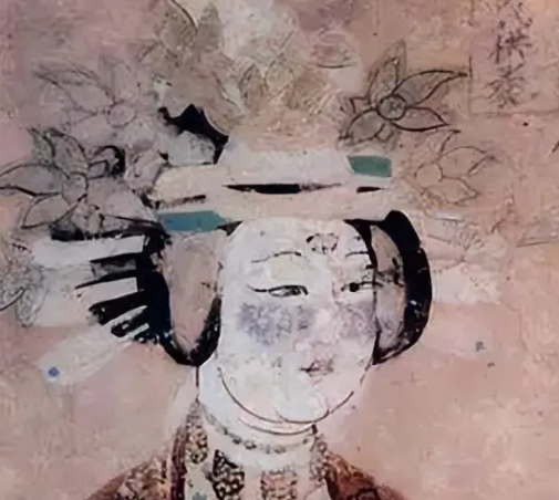 古装剧女主的头上都是“违章建筑” 为什么古装剧爱用大型头饰