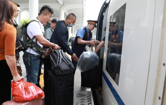 黑龙江将开行今年首趟中俄跨境游专列 预计6月10日将达到客流高峰