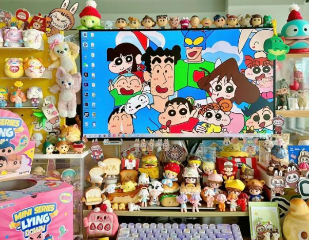 年轻人从“精装修工位”中获得了什么 杭州一女生一年内花1万元改造工位引热议 年轻人从“精装修工位”中获得了什么 杭州一女生一年内花1万元改造工位引热议