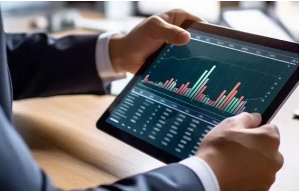 前5个月我国货物贸易进出口总值17.5万亿元 同比增长6.3%