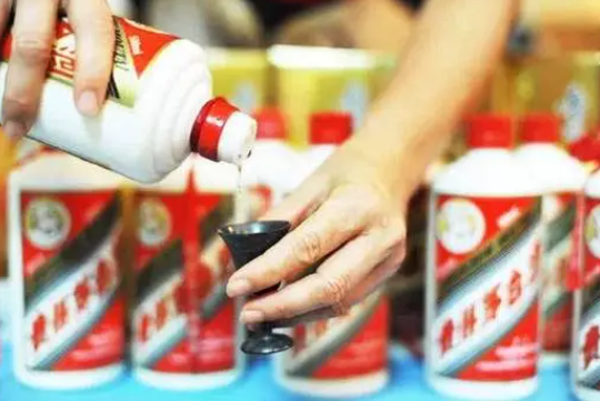 茅台市值蒸发逾2800亿元 茅台回应近期股价和酒价变动 茅台市值蒸发逾2800亿元 茅台回应近期股价和酒价变动