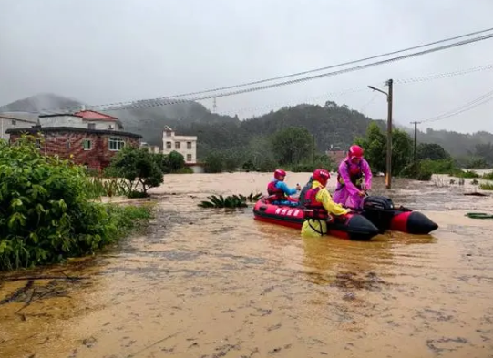 洪涝致广东梅州超13万户停电 广东将防汛应急响应等级提升至Ⅲ级