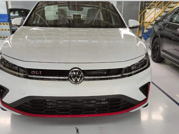 全新大众Jetta预告图公布 全新大众Jetta6月25日发布亮相 全新大众Jetta预告图公布 全新大众Jetta6月25日发布亮相