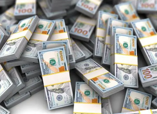 美元兑人民币一夜破7.3 美元连创年内新高何时换美元更何适