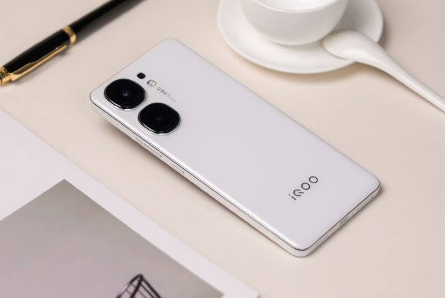 iQOO Neo9S Pro+真机现身 定价最激进的骁龙8 Gen3手机!