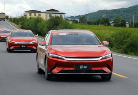 比亚迪有望超越特斯拉拿下全球第一!2024全球电车销量将破1000万台