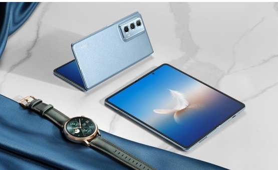 荣耀Magic V3四色公布 挑战折叠屏轻薄新高度 荣耀Magic V3四色公布 挑战折叠屏轻薄新高度