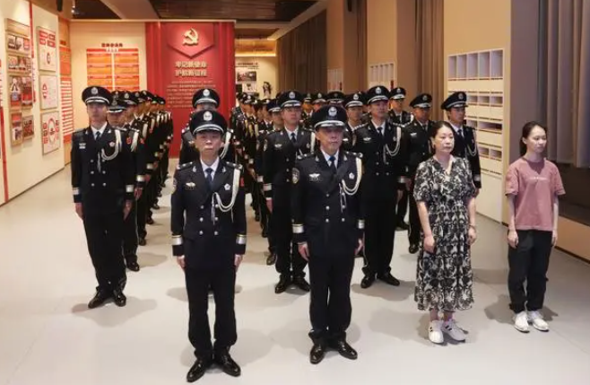 致敬025881 武汉公安首次封存警号