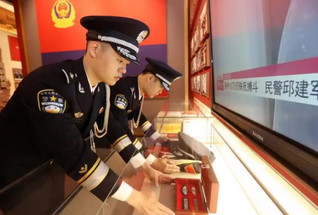 致敬025881 武汉公安首次封存警号