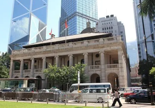 香港废除“女皇陛下”等表述 是本地法律“去殖民化”立法过程的开端 香港废除“女皇陛下”等表述 是本地法律“去殖民化”立法过程的开端