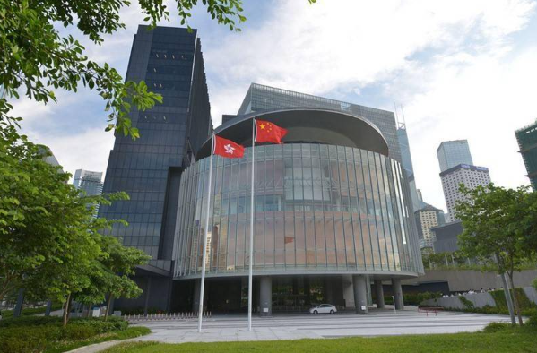 香港废除“女皇陛下”等表述 是本地法律“去殖民化”立法过程的开端 香港废除“女皇陛下”等表述 是本地法律“去殖民化”立法过程的开端