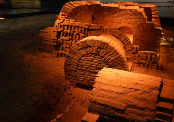 新疆首座地下古墓遗址博物馆对外开放 龟兹魏晋古墓遗址博物馆对外开放