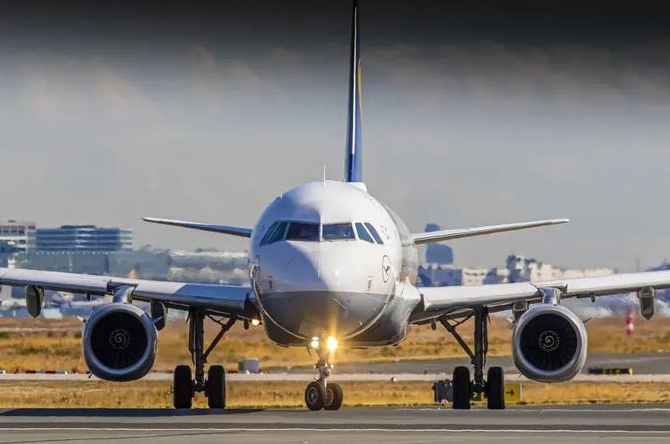 女子机票降价起飞前退高买低 她这样操作退款了 女子机票降价起飞前退高买低 她这样操作退款了