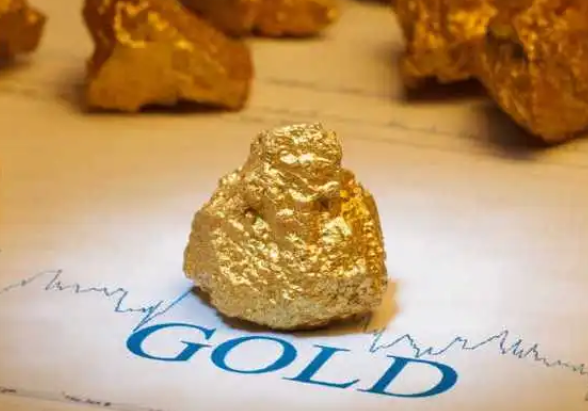 黄金价格再度创下历史新高 明年金价可能突破每盎司3000美元