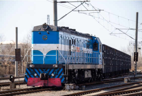 我国首台城市轨道交通新能源调车机车亮相 续航120KM用车成本爆降9成 我国首台城市轨道交通新能源调车机车亮相 续航120KM用车成本爆降9成