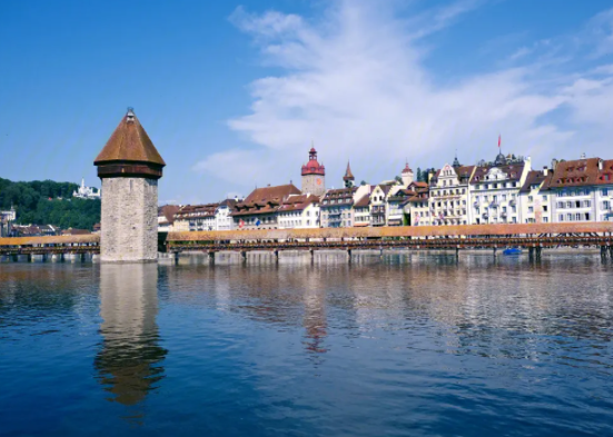 瑞士6月贸易帐录得61.8亿瑞郎 瑞士创2023年9月以来最大顺差 瑞士6月贸易帐录得61.8亿瑞郎 瑞士创2023年9月以来最大顺差