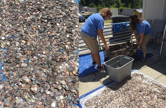 富士山下泉水池中硬币达1米厚 3年打捞6万硬币游客的心愿如何安放 富士山下泉水池中硬币达1米厚 3年打捞6万硬币游客的心愿如何安放