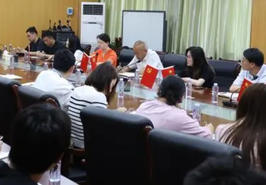 教育部高校思政课教学指导委员会工作会在西安召开