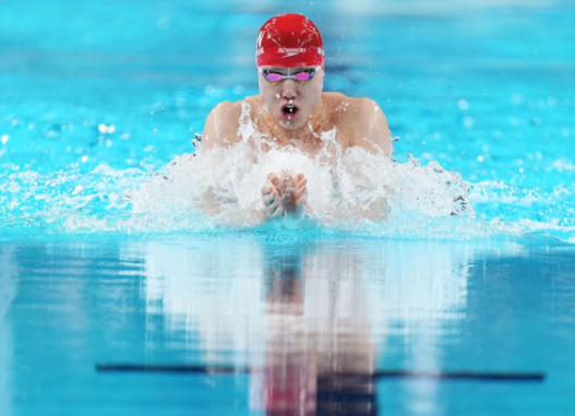 荷兰队泳裤引热议 荷兰奥运队泳裤下水就变透明是咋回事？