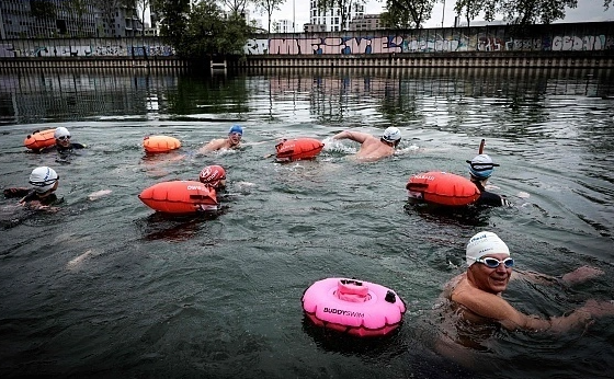 运动员塞纳河游泳后感染大肠杆菌 巴黎奥运铁人三项运动员赛后呕吐