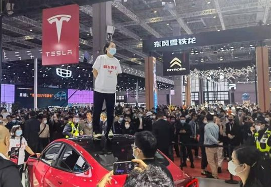 特斯拉上海车展“刹车门”判决 特斯拉上海车展“刹车门”车辆鉴定无故障