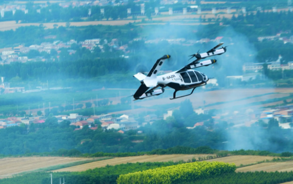 国内首条!跨省“飞的”上线 低空经济如何“飞”更远