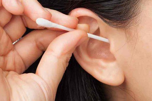 小伙5年未清理耳屎患瘤 耳屎长期不清理需注意