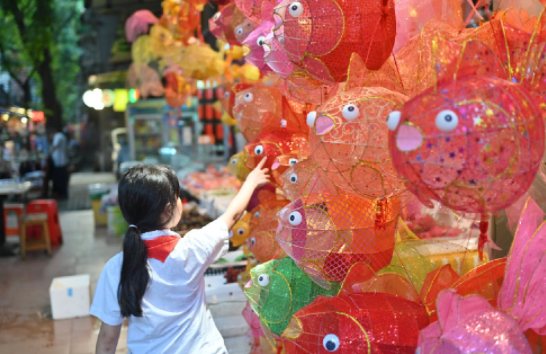 中秋机票酒店价格回落至淡季水平 周边游预订量显著增加 中秋机票酒店价格回落至淡季水平 周边游预订量显著增加