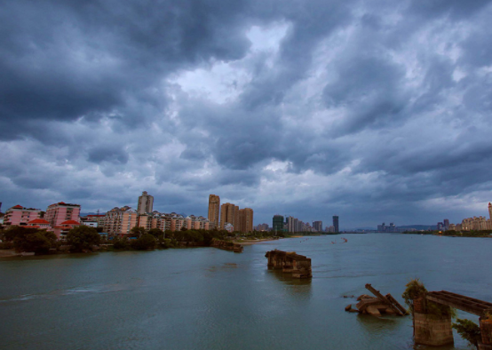 今年第15号台风“苏力”即将生成 双台风+冷空气即将登陆浙江