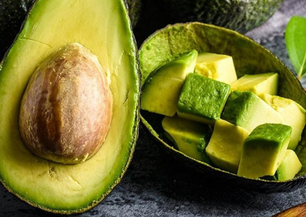 牛油果对女性子宫有好处吗?牛油果吃了有丰胸效果吗?