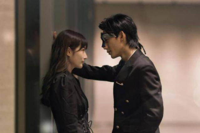 国产短剧已经疯了 已成收割中老年人神器?