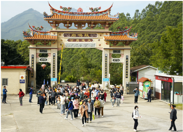 鼓鸣岩传奇：千年古韵，一日畅游