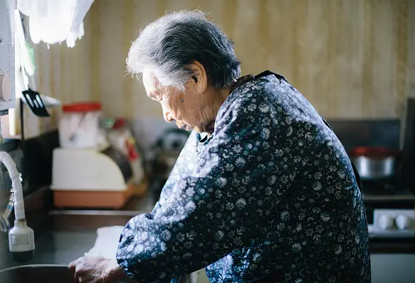 江苏13市已全部进入中度老年化社会 老龄化问题引关注