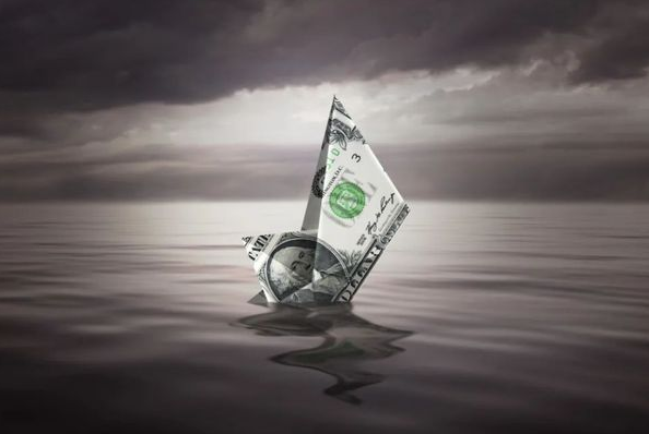 巴菲特疯狂囤现金 手持2.3万亿元还卖掉1亿股苹果股票