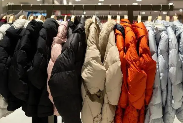 2024年冬季羽绒服喜提涨价 谁能想到竟是“猪队友”惹的祸 2024年冬季羽绒服喜提涨价 谁能想到竟是“猪队友”惹的祸