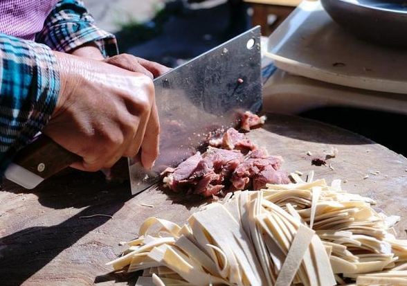 羊汤加羊油可以发白吗 炖羊肉汤掌握4个秘诀汤鲜奶白