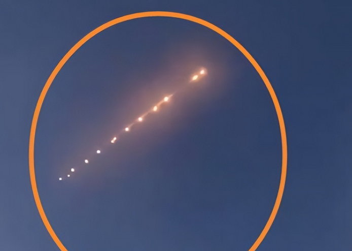 福建现不明飞行物现场画面曝光 持续近1分钟消失