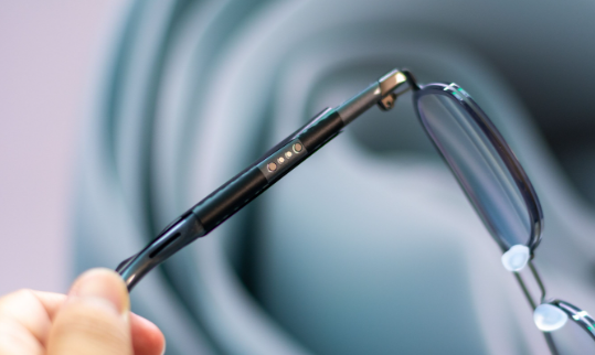 首批AI眼镜上市即翻车 AI眼镜并未迎来预期的火爆销售