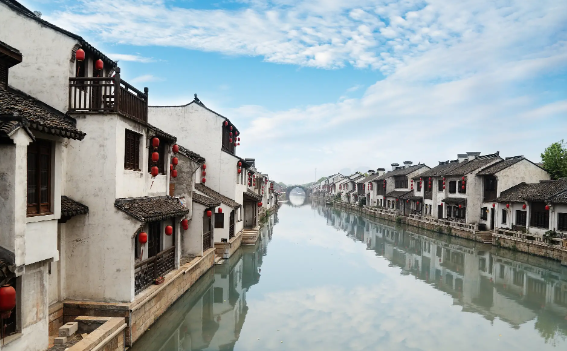 国内游客人均单次出游花费1024元 游戏影视成文旅发展新引擎