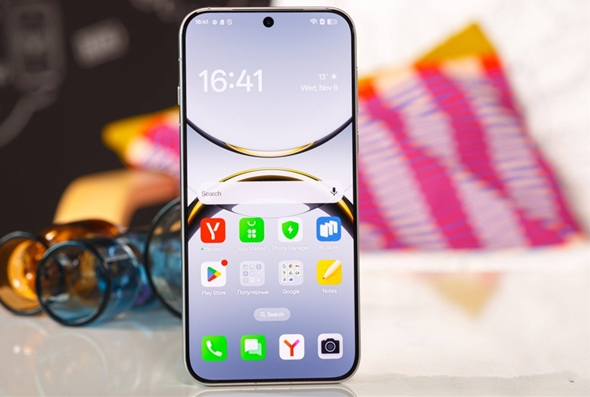 OPPO Find X8 Ultra支持物理长焦微距拍摄功能 预计4月份面市