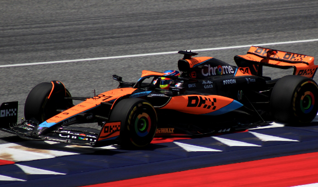 F1冠军自称有十六分之一中国血统 皮亚斯特里夺得2025年F1中国大奖赛桂冠