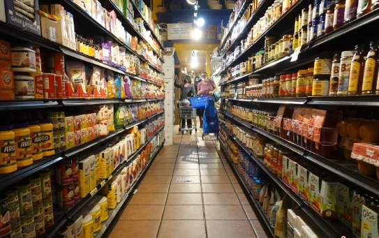 美国一瓶中国产洗发水涨了12美元 美国人民开启“疯狂囤货”模式