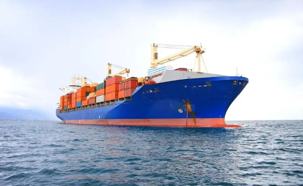 美国“贸易吃亏论”站不住脚 美关税政策终将伤害美国人 美国“贸易吃亏论”站不住脚 美关税政策终将伤害美国人