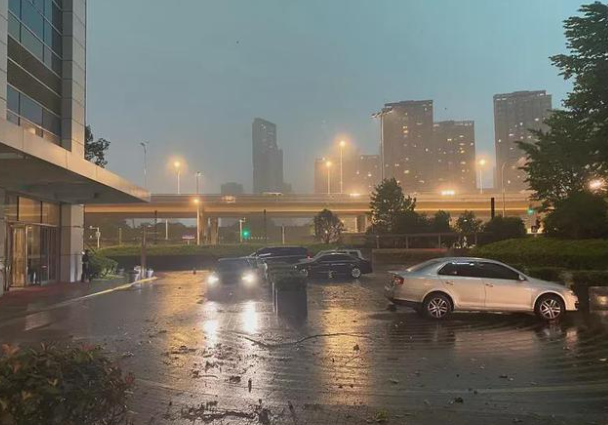 雷暴大风短时强降水已到来 武汉今天天气最新预报 雷暴大风短时强降水已到来 武汉今天天气最新预报