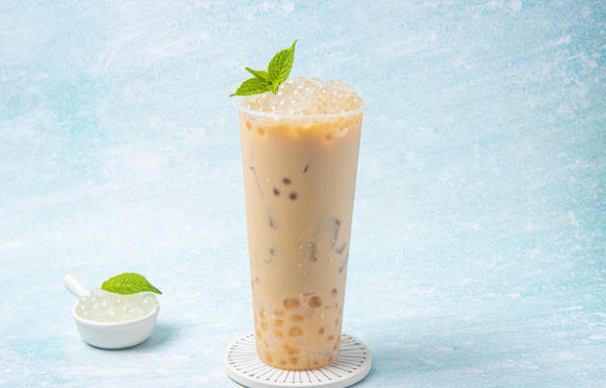 长沙奶茶还是太超前了 香辣奶茶配榨菜你敢喝吗?