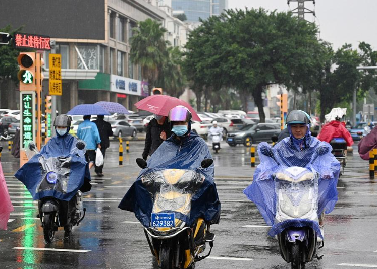 京津冀局地预计11级雷暴大风或冰雹 今晚下班早点回家！
