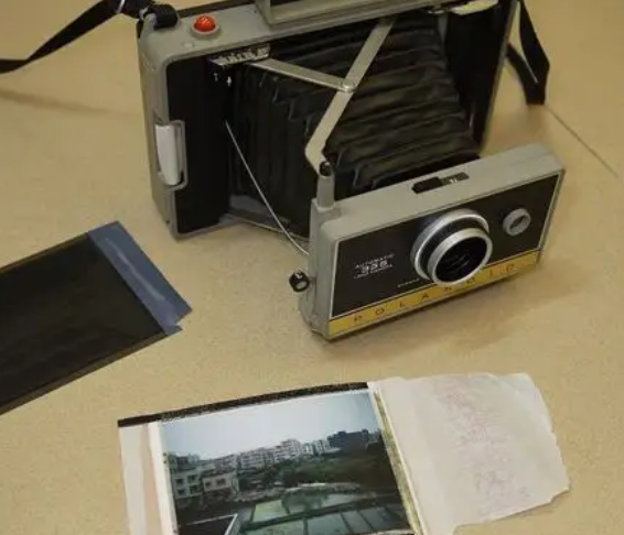 纸片茅台爆火催热撕拉片约拍 什么是撕拉片为何单价那么贵 纸片茅台爆火催热撕拉片约拍 什么是撕拉片为何单价那么贵