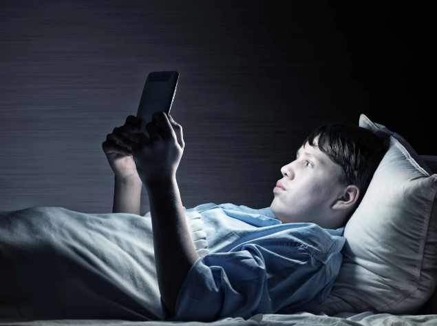 必须熬夜上半夜熬还是下半夜熬 正确的熬夜方式和睡觉方法