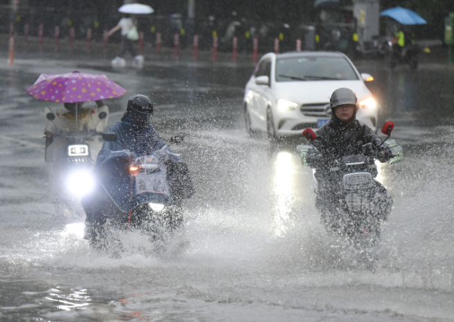 南方最强降雨来袭 广东局地日降水量或突破5月历史极值 南方最强降雨来袭 广东局地日降水量或突破5月历史极值