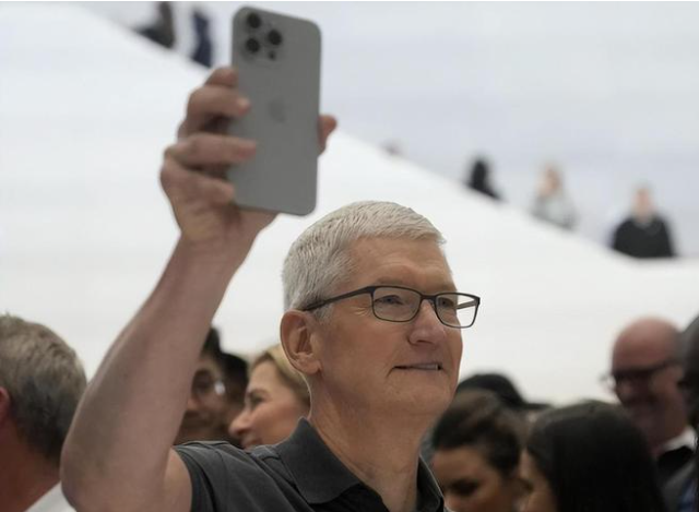 iPhone手机如果美国产一部卖2.5万!苹果将硬扛关税